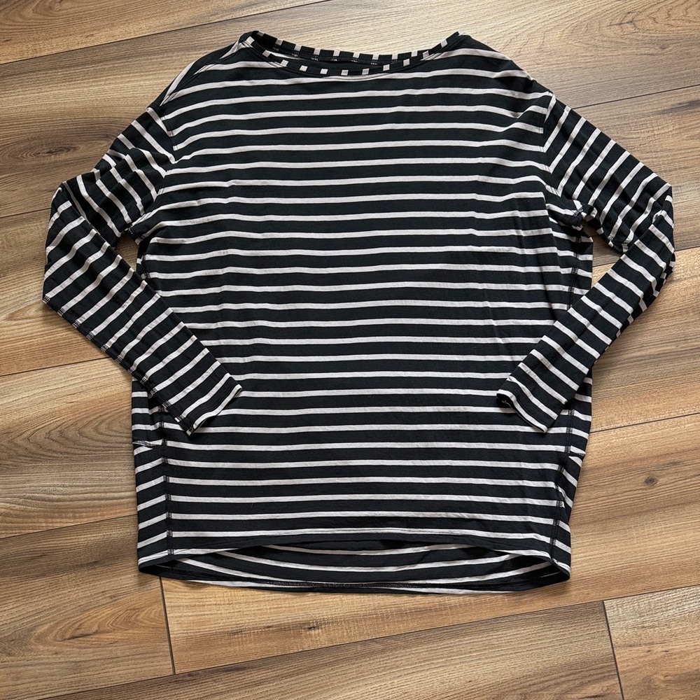 Lululemon Women’s Black & White Stripe Long-Sleeve Tee